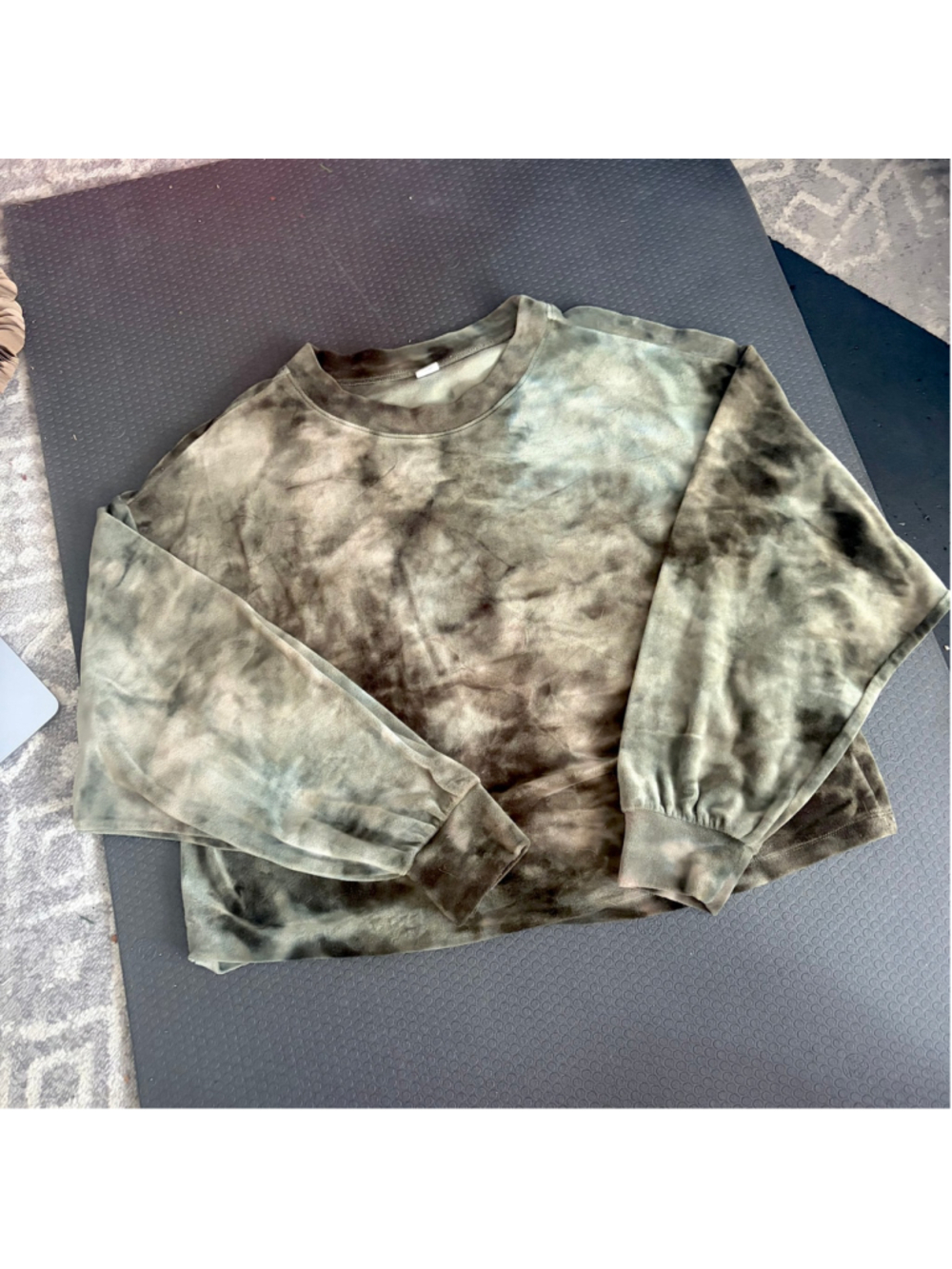 Old Navy Y2K Green Tie-Dye Velour Cropped Sweatshirt